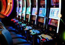 Online slot game reels with bonus symbols on cashph platform for Filipino players